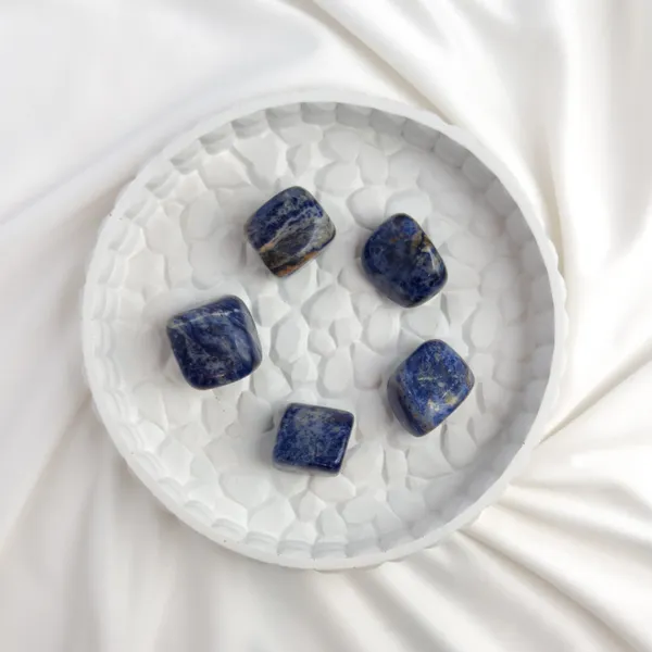 Sodalite_Tumble_Stone_–_Natural_Crystal