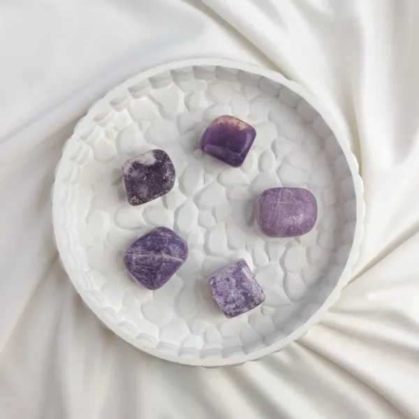 Lepidolite_Tumble_Stone_–_Natural_Calming_Crystal