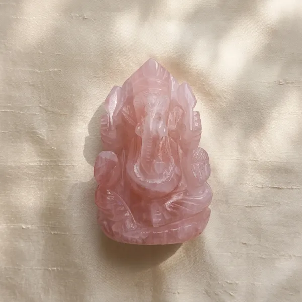 Rose_Quartz_Ganesha_Idol_–_Hand_Carved_Crystal_Ganesh_Murti_(10cm)
