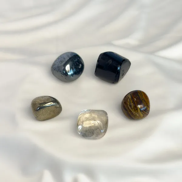 Capricorn_Zodiac_Crystal_Kit_–_Polished_Tumble_Stones_for_Ambition_&_Discipline