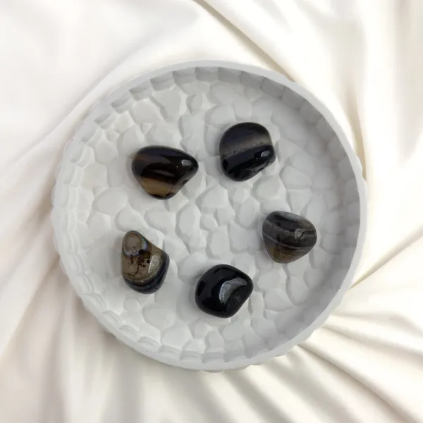 Black_Onyx_Tumble_Stone_–_Protection_Crystal