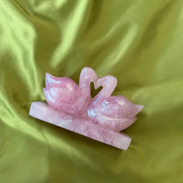 Rose_Quartz_Swan_Figurine_XL_–_Hand_Carved_Pair_Symbol