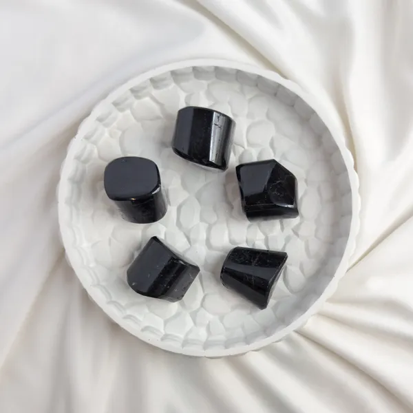 Black_Tourmaline_Tumble_Stone_–_Protection_Crystal