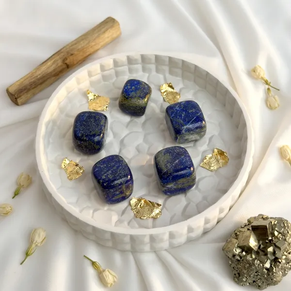 Lapis_Lazuli_Tumble_Stone_–_Natural_Crystal