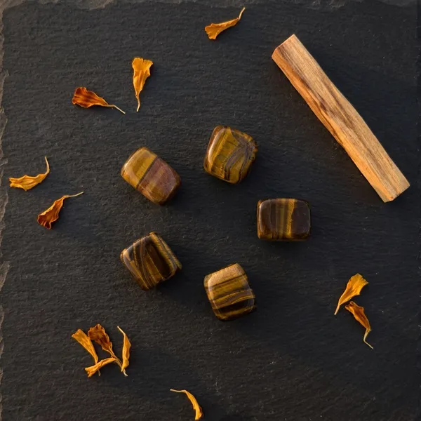 Tiger's_Eye_Tumble_Stone_–_Natural_Crystal