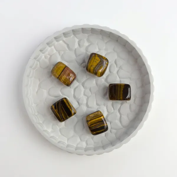 Tiger's_Eye_Tumble_Stone_–_Natural_Crystal
