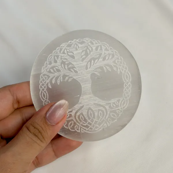 Selenite_Charging_Plate_–_Engraved_(8cm)