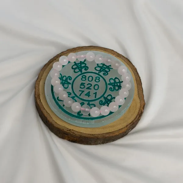 Selenite_Charging_Plate_–_Engraved_(8cm)