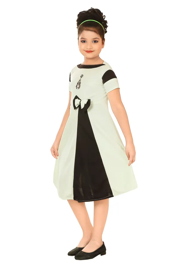 Mint_Green_And_Black_Cotton_Fit_And_Flare_Dress_For_Girls