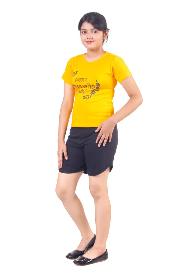 Yellow_And_Black_Cotton_Printed_T-Shirt_And_Shorts_Set_For_Girls