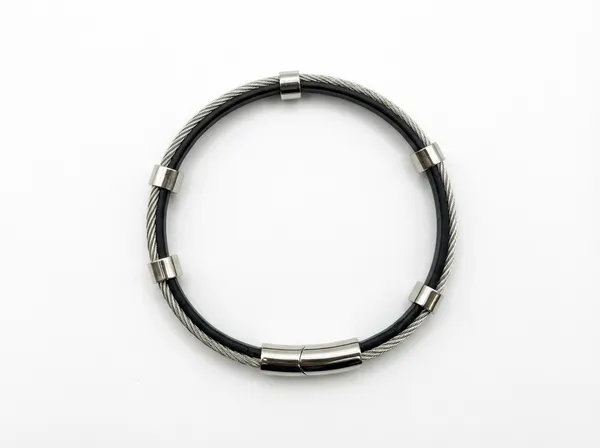 Nomad_Black_Leather_Cable_Band