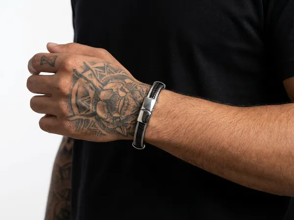 Nomad_Black_Leather_Cable_Band