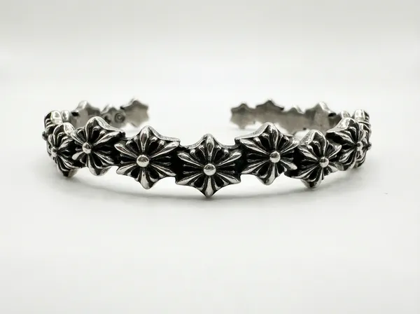 Auric_Starburst_Spike_Cuff_Bracelet