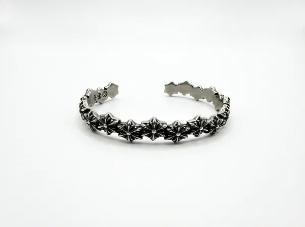 Auric_Starburst_Spike_Cuff_Bracelet