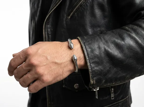 Serpent_Torque_Cuff