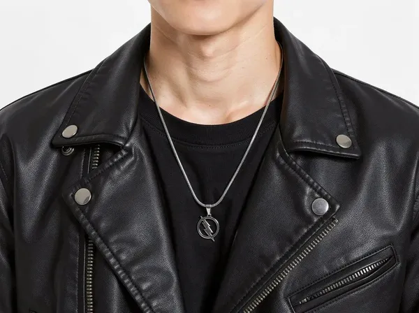 Lightning_Bolt_Pendant_Chain