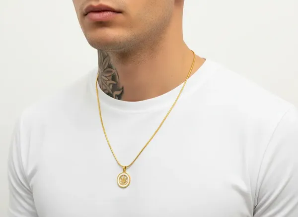Golden_Cannabis_Leaf_Pendant