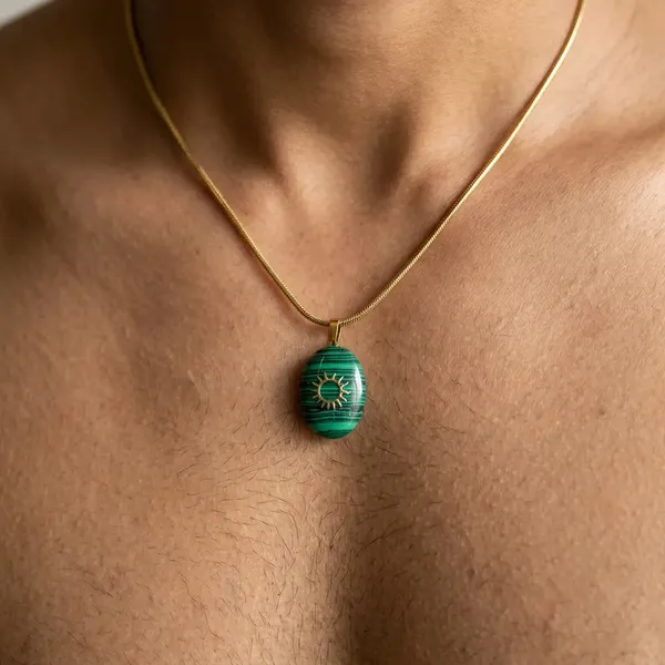 Sol_Solo_Malachite_Pendant_Necklace
