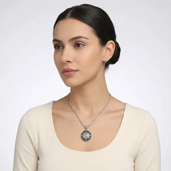 Viking_Compass_Star_Zircon_Pendant_Necklace_Silver