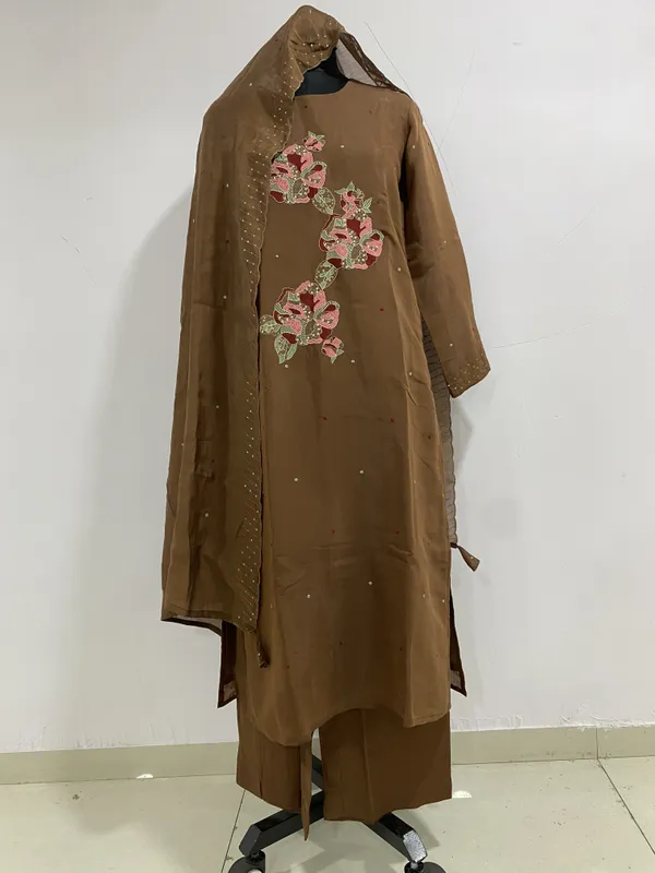 Brown_Mal_Chanderi_Floral_Embroidered_Kurta_Set_With_Dupatta_For_Women
