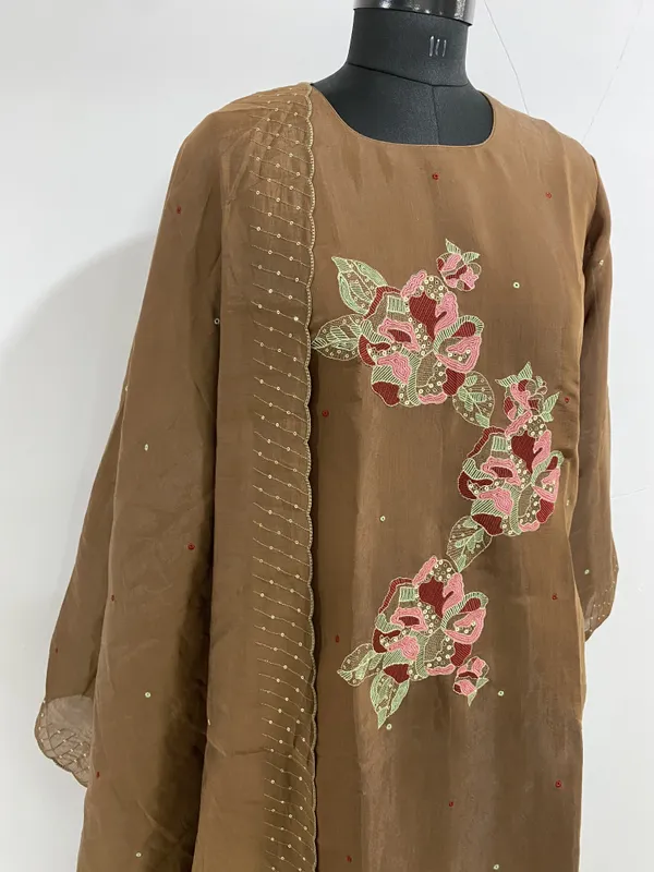 Brown_Mal_Chanderi_Floral_Embroidered_Kurta_Set_With_Dupatta_For_Women