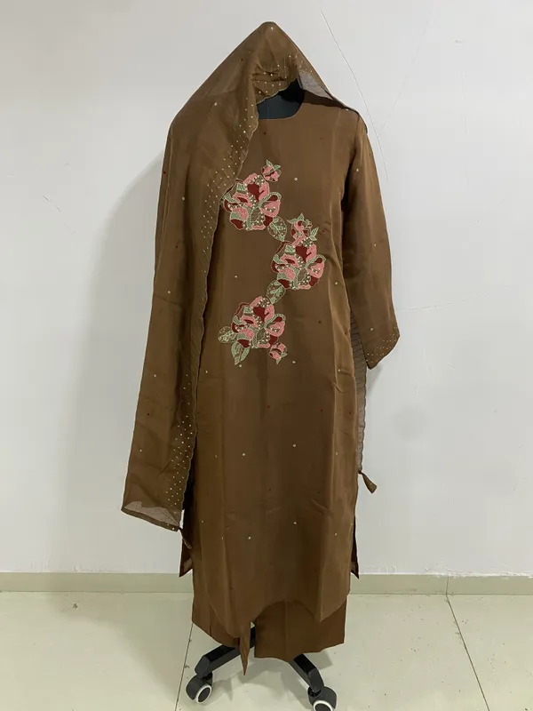 Brown_Mal_Chanderi_Floral_Embroidered_Kurta_Set_With_Dupatta_For_Women