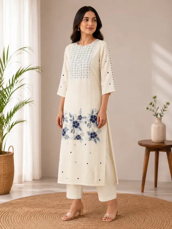 Off_White_Mal_Chanderi_Floral_Embroidered_Kurta_Set_With_Dupatta_For_Women