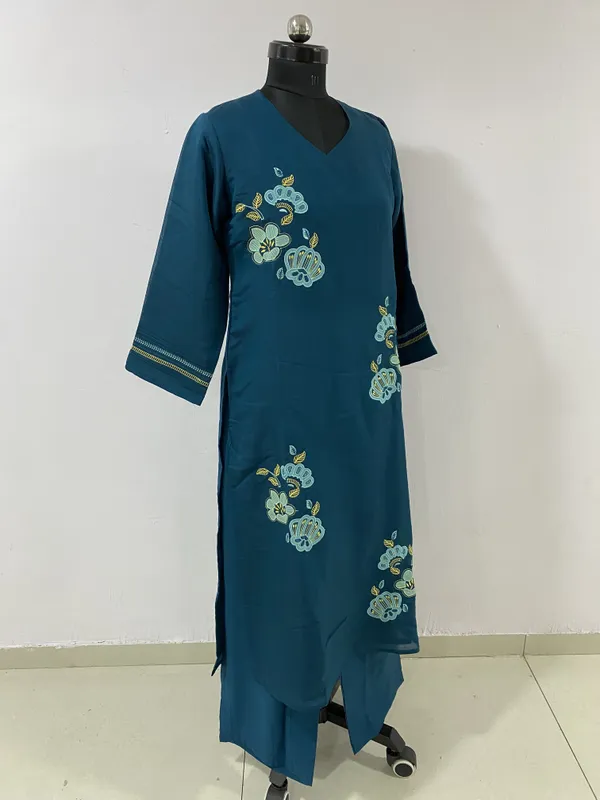 Teal_Blue_Mal_Chanderi_Floral_Embroidered_V-Neck_Kurta_Set_For_Women