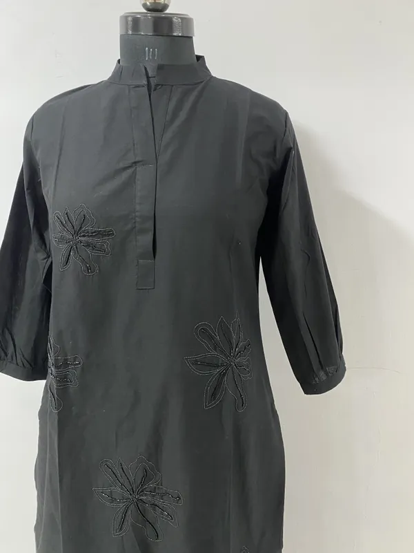 Black_Cotton_Floral_Embroidered_Kurta_Pant_Co-Ord_Set_For_Women