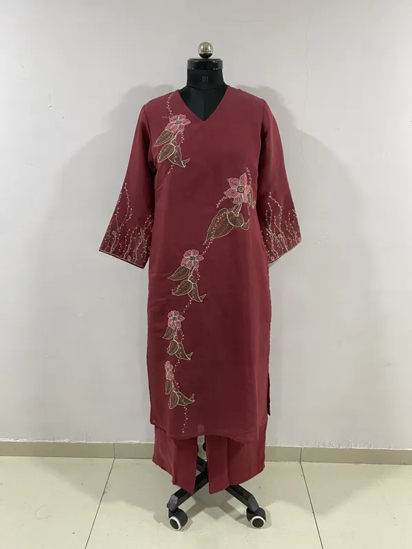 Cherry_Red_Mal_Chanderi_Floral_Embroidered_Kurta_Set_With_Dupatta_For_Women