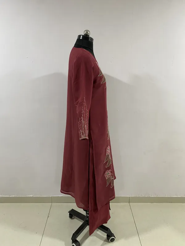 Cherry_Red_Mal_Chanderi_Floral_Embroidered_Kurta_Set_With_Dupatta_For_Women
