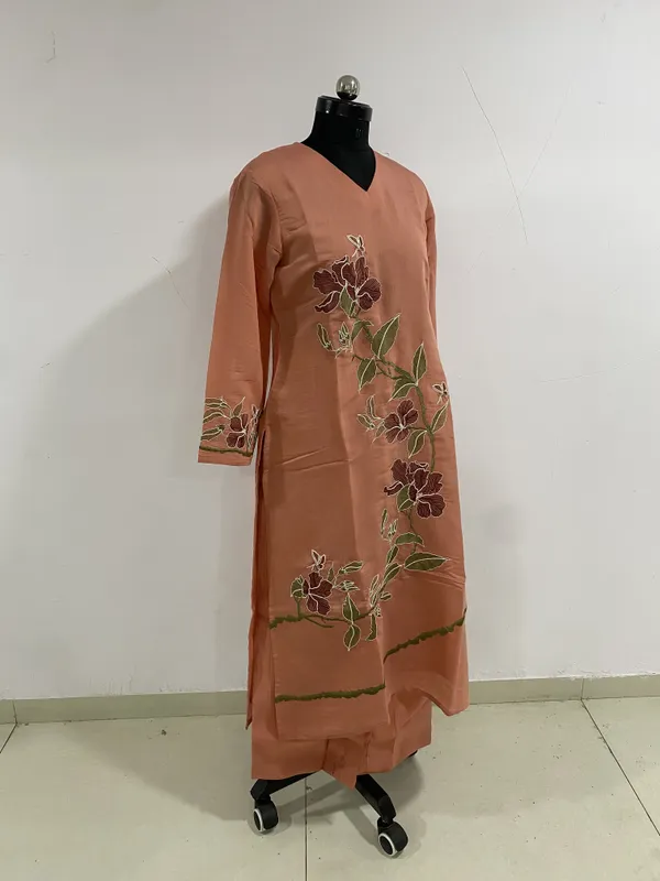 Dusty_Peach_Mal_Chanderi_Floral_Embroidered_V-Neck_Kurta_Set_For_Women