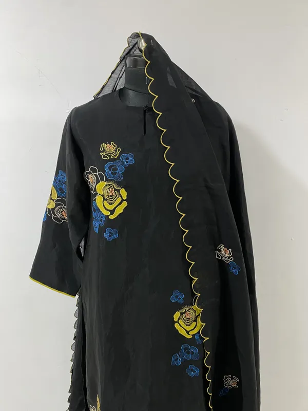 Black_Mal_Chanderi_Floral_Embroidered_Straight_Kurta_Set_With_Dupatta_For_Women