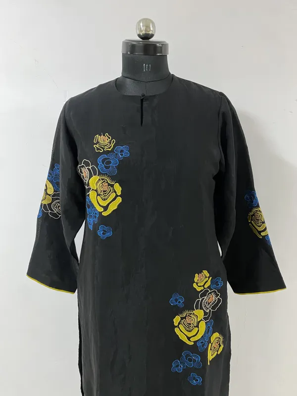 Black_Mal_Chanderi_Floral_Embroidered_Straight_Kurta_Set_With_Dupatta_For_Women