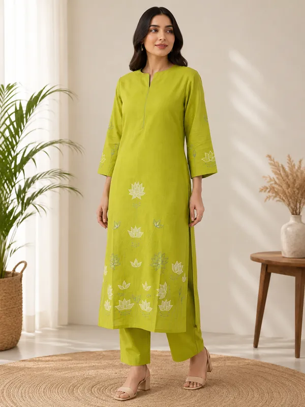 Lime_Green_Mal_Chanderi_Floral_Embroidered_Kurta_Set_With_Dupatta_For_Women