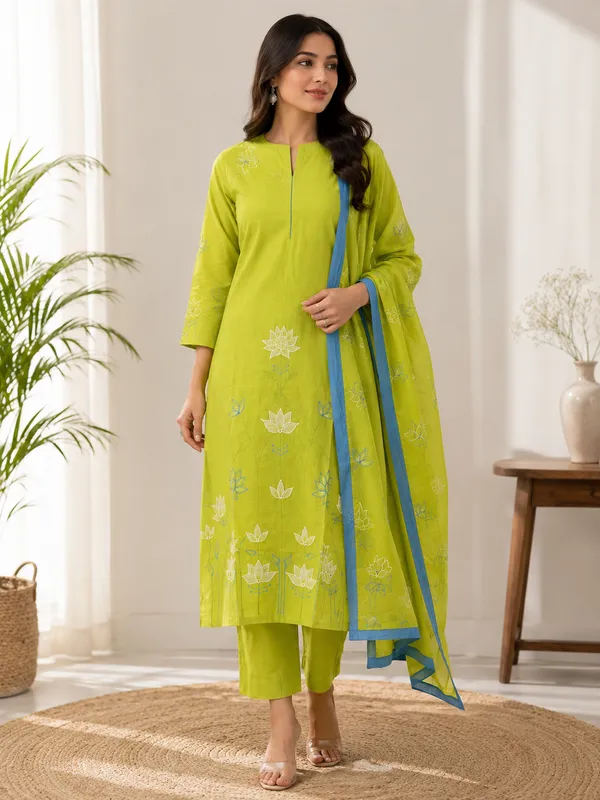 Lime_Green_Mal_Chanderi_Floral_Embroidered_Kurta_Set_With_Dupatta_For_Women
