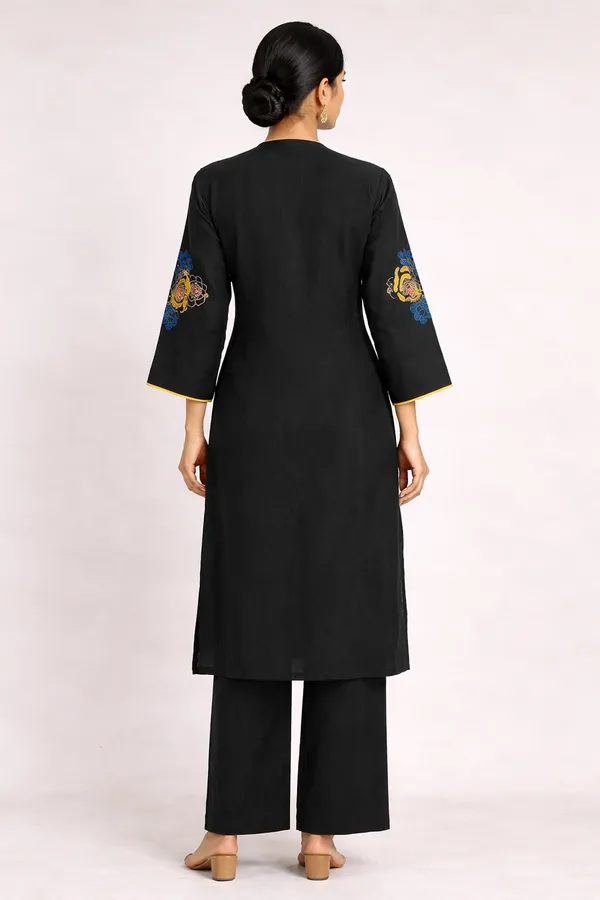 Black_Mal_Chanderi_Floral_Embroidered_Straight_Kurta_Set_With_Dupatta_For_Women
