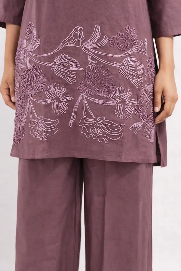 Mauve_Linen_Cotton_Floral_Embroidered_Kurta_Pant_Co-Ord_Set_For_Women