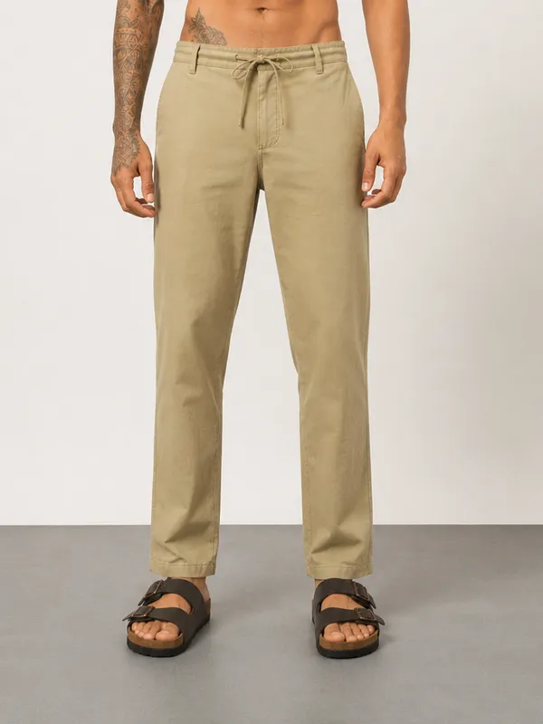 Light_Olive_Linen_Relaxed_Fit_Trousers_For_Men
