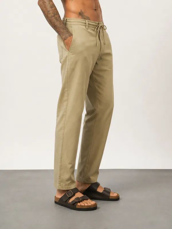 Light_Olive_Linen_Relaxed_Fit_Trousers_For_Men