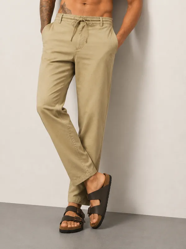 Light_Olive_Linen_Relaxed_Fit_Trousers_For_Men