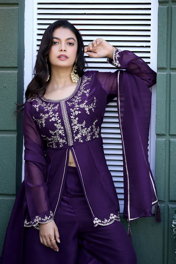 Women_Ethnic_Motifs_Embroidered_Empire_Thread_Work_Pure_Silk_Kurti_With_Palazzos_&_Dupatta