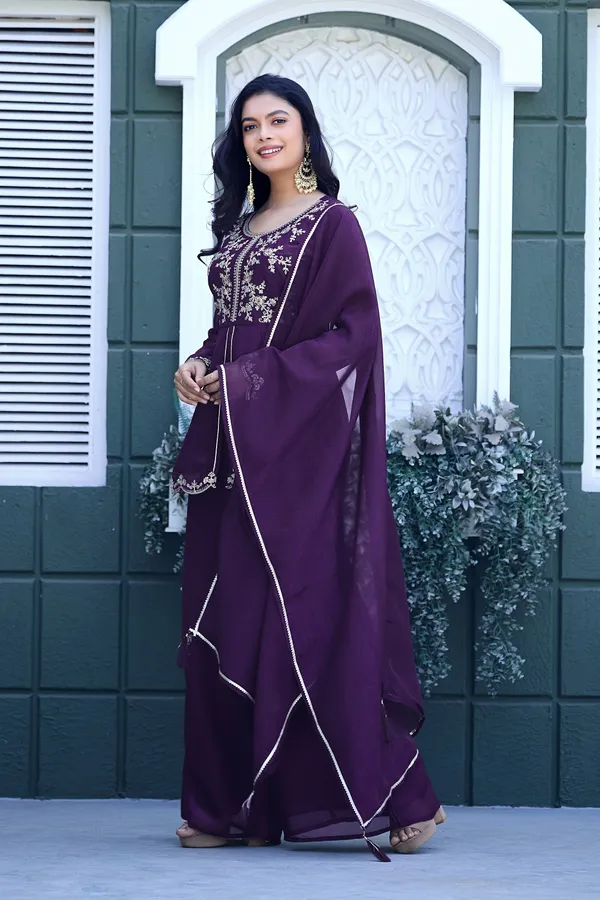Women_Ethnic_Motifs_Embroidered_Empire_Thread_Work_Pure_Silk_Kurti_With_Palazzos_&_Dupatta