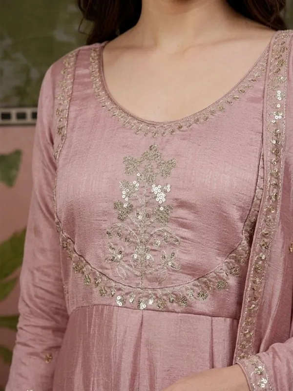 Women_Ethnic_Motifs_Embroidered_Regular_Thread_Work_Kurta_With_Trousers_&_Dupatta