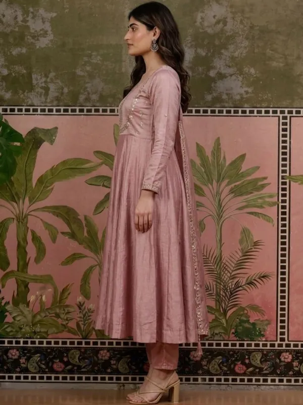 Women_Ethnic_Motifs_Embroidered_Regular_Thread_Work_Kurta_With_Trousers_&_Dupatta