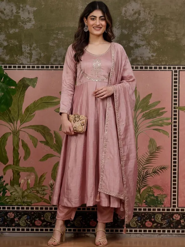 Women_Ethnic_Motifs_Embroidered_Regular_Thread_Work_Kurta_With_Trousers_&_Dupatta