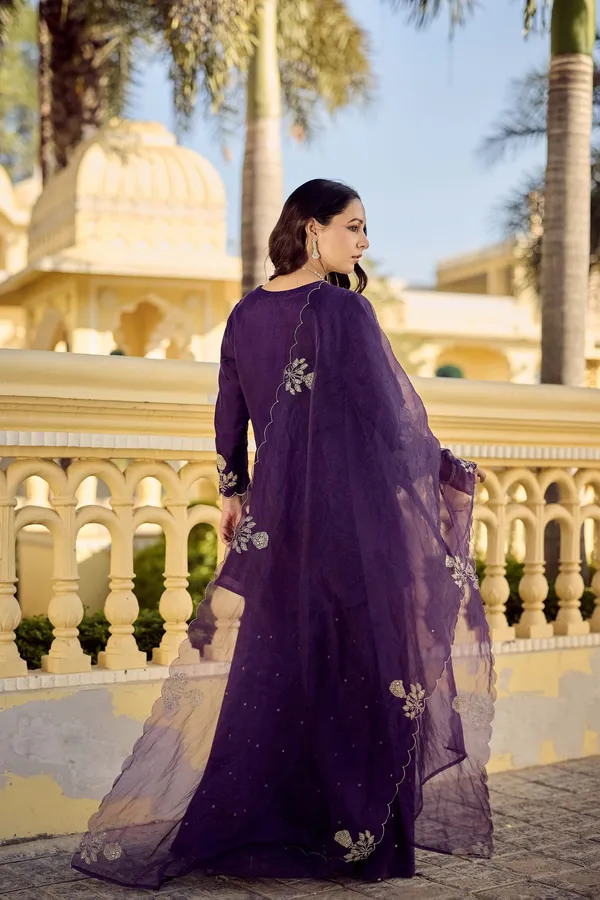 Women_Ethnic_Motifs_Embroidered_Regular_Thread_Work_Chanderi_Silk_Kurta_With_Sharara_&_Dupatta
