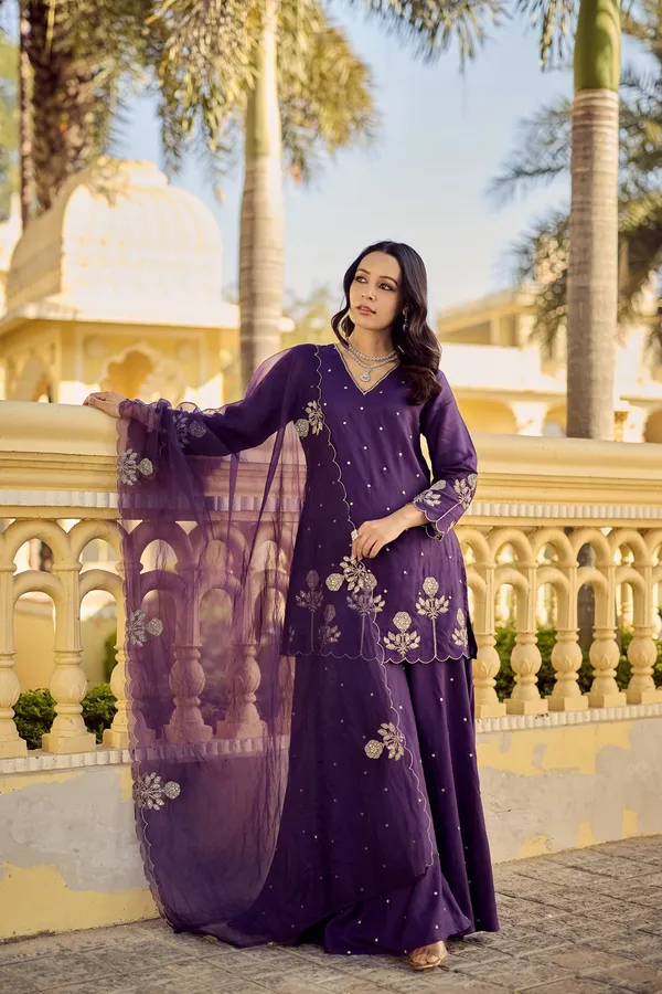 Women_Ethnic_Motifs_Embroidered_Regular_Thread_Work_Chanderi_Silk_Kurta_With_Sharara_&_Dupatta