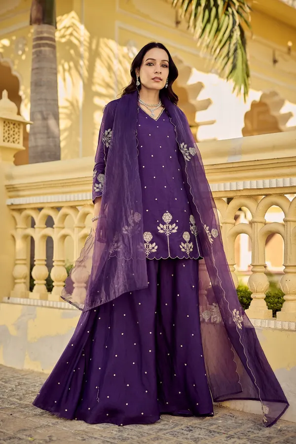 Women_Ethnic_Motifs_Embroidered_Regular_Thread_Work_Chanderi_Silk_Kurta_With_Sharara_&_Dupatta
