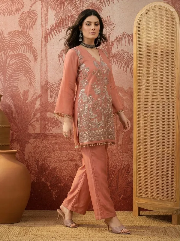 Women_Ethnic_Motifs_Embroidered_Regular_Thread_Work_Kurta_With_Palazzos